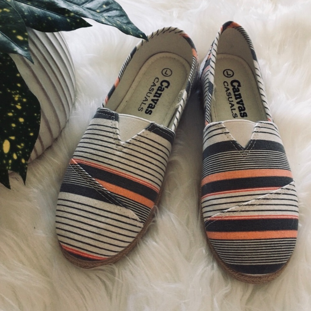 NWOT Canvas Flats
